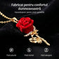 ✨ Colier elegant cu pandantiv în formă de trandafir roșu – accente de cristal, finisaj auriu ✨