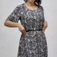 👗 Rochie imprimată cu centură