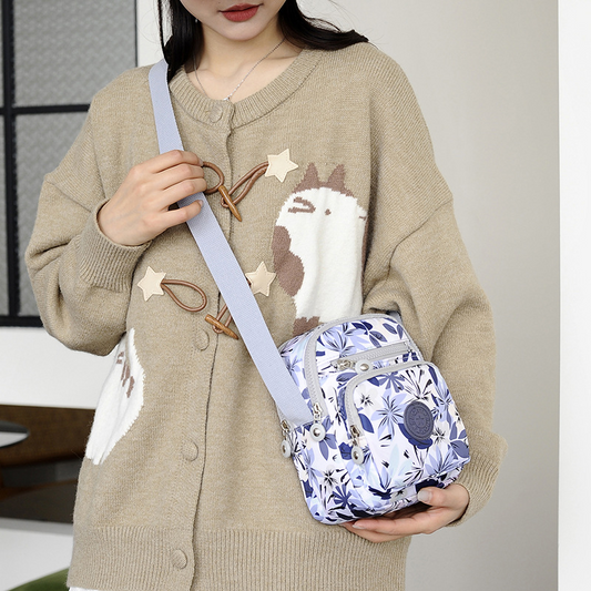👜✨ Geantă Ușoară și Spațioasă cu Buzunare Multiple – Stil și Organizare Perfectă! 🗝️🏙️