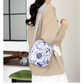 👜✨ Geantă Ușoară și Spațioasă cu Buzunare Multiple – Stil și Organizare Perfectă! 🗝️🏙️
