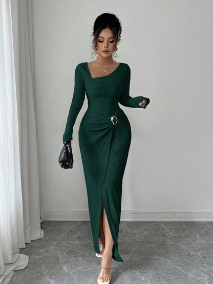 👗Ruched Slimming, Elegant Silhouette✨ Women's Ribbed Knit Long Dress – Asymmetric Neckline & Metal Ring | Naturally Flattering, Upscale Appeal ✨