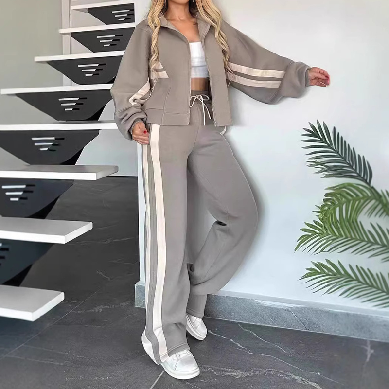 🏃‍♀️Light Sporty Comfort, Everyday Ease – Women's Stripe Sporty 2-Piece Set ✨