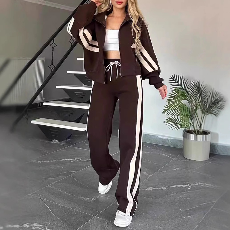 🏃‍♀️Light Sporty Comfort, Everyday Ease – Women's Stripe Sporty 2-Piece Set ✨